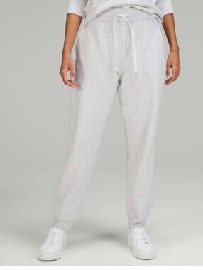 #342.Lululemon Athletica Light Gray Drawcord Sweatpants $ 118 MSRP.